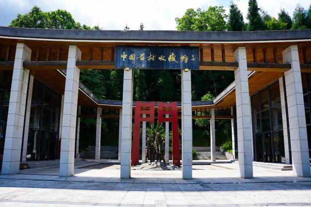 周末就冲！成都出发1.5H飙拢25℃峡谷瀑布森林吸氧！