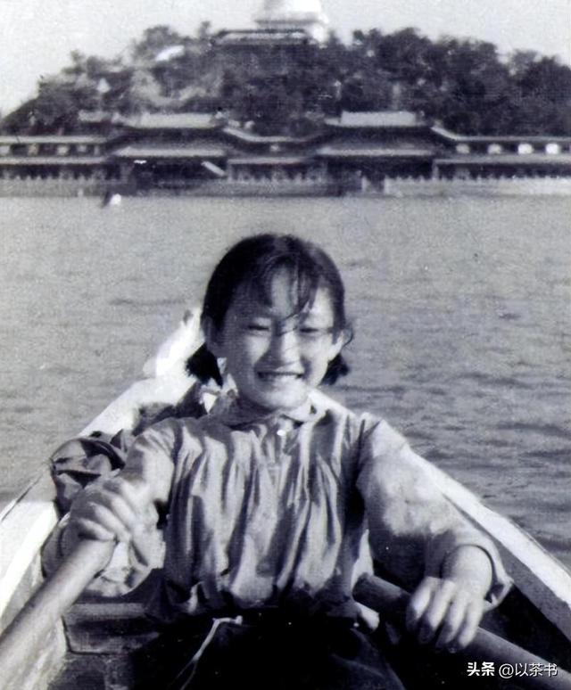 事实证明，和王刚离婚24年的成方圆，已经变成了他高攀不起的样子