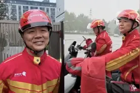 51岁刘强东骑电驴送外卖：一顿火锅收编美团骑手，小哥当场换衣服图片