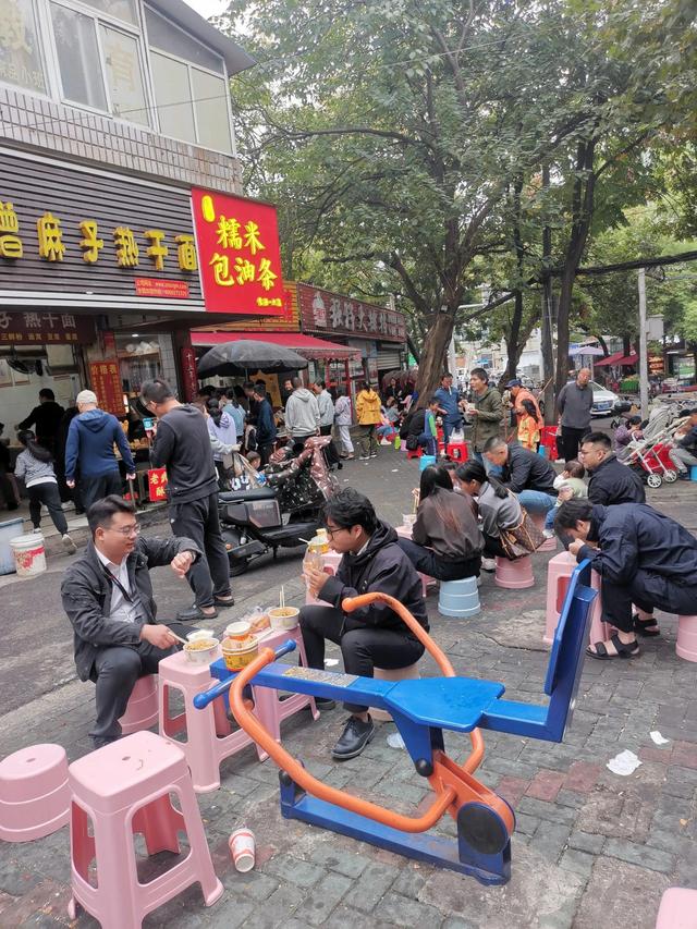 从广州去武汉住了一个月，真心话：差太远，但不是你想的那种
