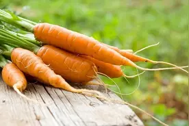 爱吃胡萝卜的要当心了！这种胡萝卜千万不要吃，看完赶紧告诉家人图片