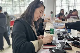 新疆大学喜迎百年校庆图片