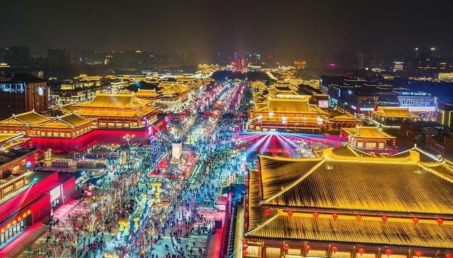 旅游业大降温！暑假过半宁愿宅家吹空调也不旅游？年轻人醒悟了！