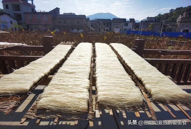 清远连州“石”姓聚居的千年古村，乡村路种满银杏树，秋韵感觉浓