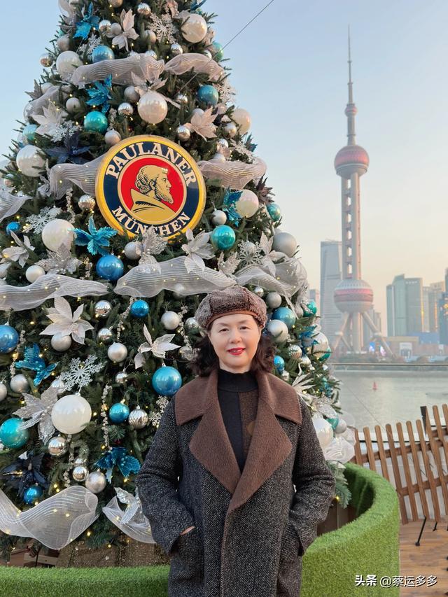 在北外滩，与圣诞和黄浦江撞个满怀