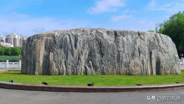 长春藏了个“小故宫”？12.5公顷园林免费逛，夜晚美景意外走红！