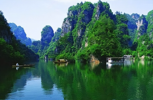 宝峰湖——张家界核心景区的水韵明珠