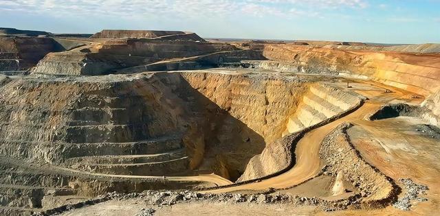 金矿勘探突破，昆仑山发现可开采1000吨黄金，筑牢国家资源根基