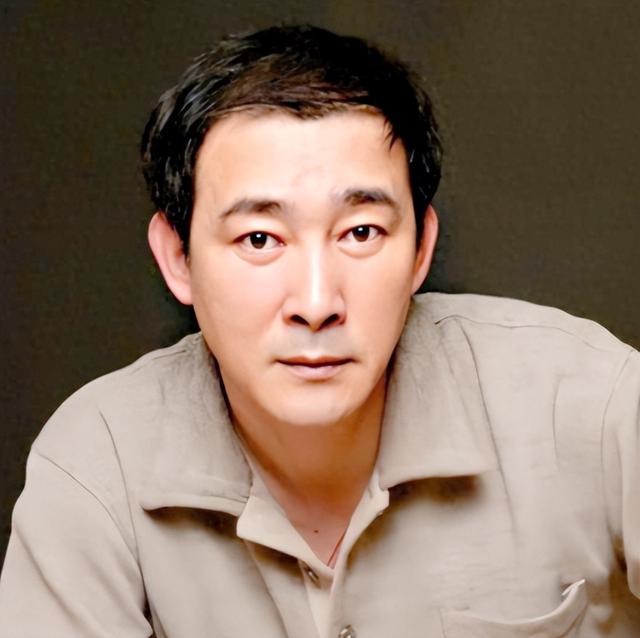 大家熟悉的他早已逝世，一天吃几十片止痛药，去世半年公众才知道