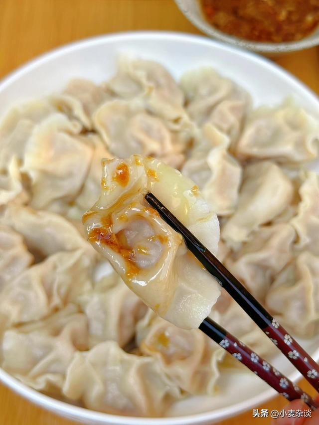 冬至吃饺子，白菜萝卜都靠边站，这馅才是首选，太香了！