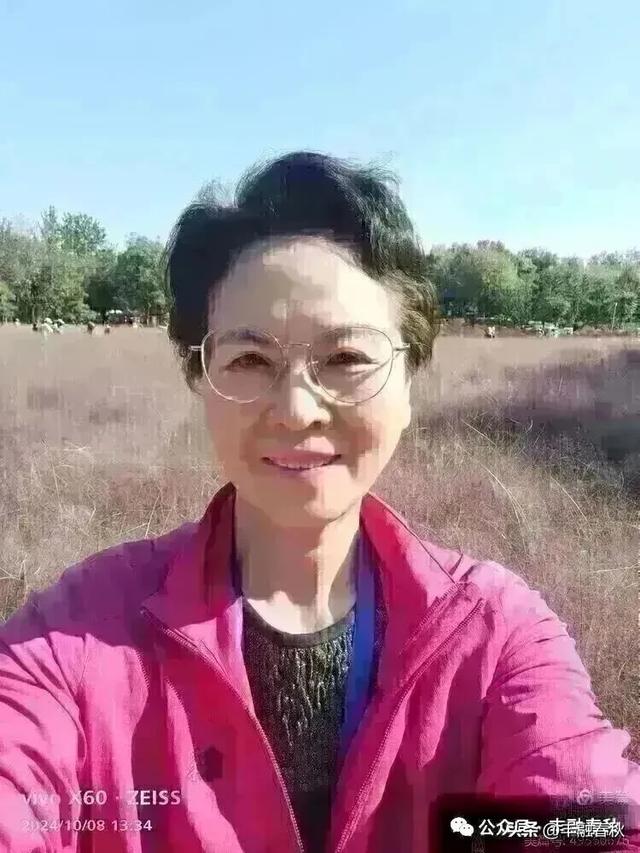 菊绽秋阳里,暗香绕中山|申艳娟