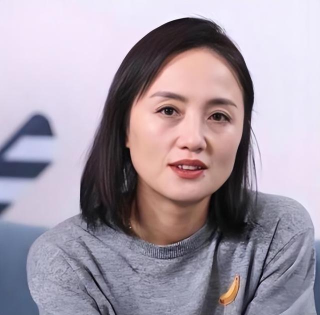 离春节只剩1个月	，52岁辛柏青终于传出喜讯，朱媛媛可以放心了！