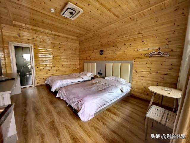新疆游最后一站，若羌博物馆看楼兰美女，游玩青海茫崖翡翠湖(10)