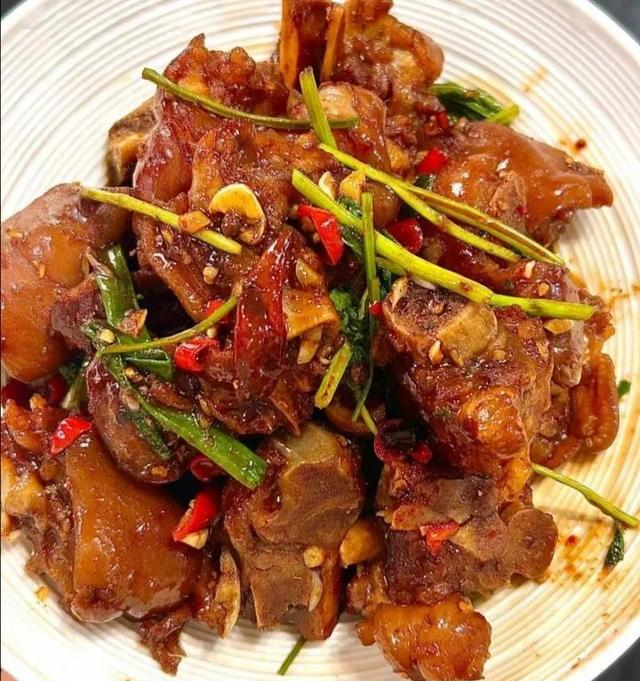香辣过瘾的24道家常菜谱，简单易学，让幸福从餐桌开始！