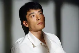 10年不敢结婚，结婚就生俩娃，离开郝蕾后的李光洁，终于翻身了图片