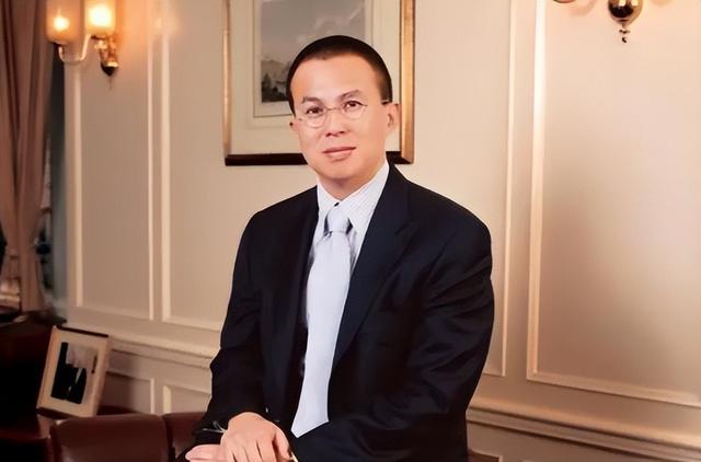 2909亿身家有何用？97岁的李嘉诚无力回天，两个60岁儿子已成心病