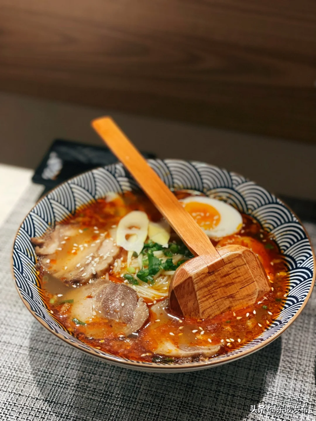 你好 东坡！| 东郊街：烟火与诗意交织的青春栖息地
