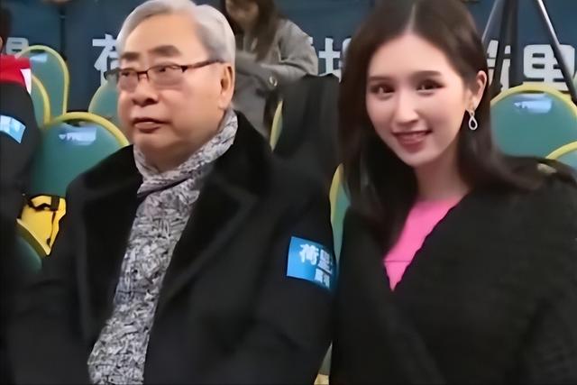 曾是体操女神，退役后与大51岁的干爹谈恋爱，如今何傲儿收获新生