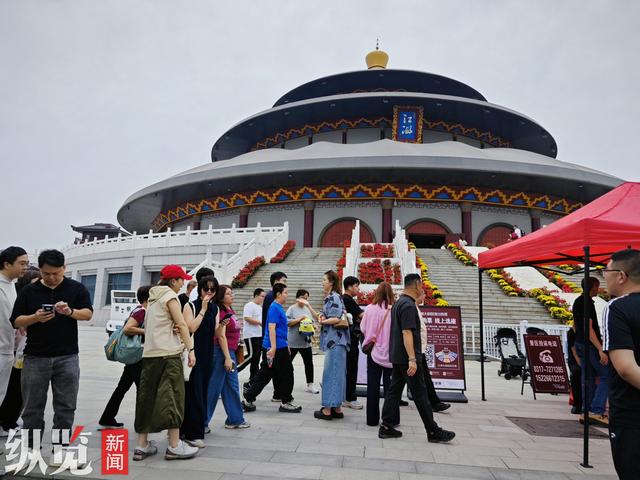 纵览原创 | 国庆假期首日吴桥迎来旅游热潮，第二十届中国吴桥国际杂技艺术节吸引各地游客沉浸式打卡