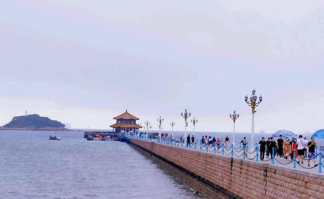 山东省的“第一城”，究竟是济南，还是青岛？谁的实力更胜一筹？