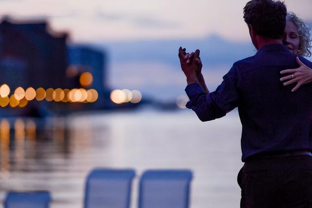 一碗馄饨牵出黄昏恋！《菜肉馄饨》的圆满结局	，骗了多少观众？