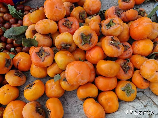 赶大霞坞集必做的“怪事”：绕开菜摊直奔烟摊，只为寻这口老味道
