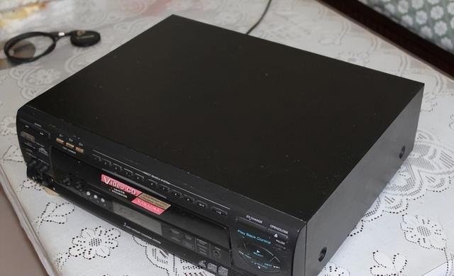 中国发明VCD，却被国外联合消灭，30年前的芯片之战毁灭百亿市场