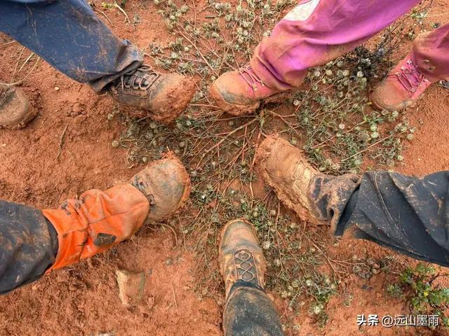 徒步石林蓑衣山、赏水上石林，遇降雨淅淅沥沥，收获特别的体验