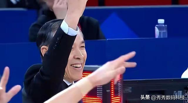 三节崩盘！残阵北京男篮遭上海逆转，许利民关键换人酿惨败