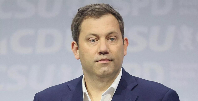 日本话音刚落，又一国介入台海，专机已经离华	，要逼中国做3件事