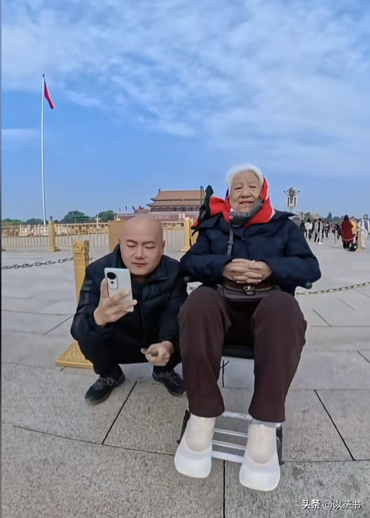 一人挣钱全家花！岳云鹏弟弟全国骑行看望老母，有哥在啥都不用干