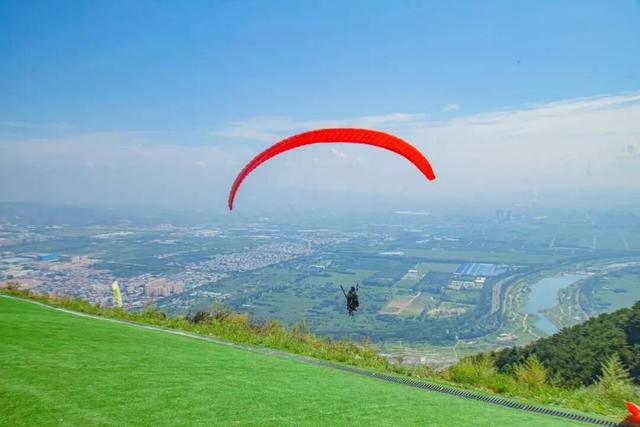 别再刷崛围山红叶图了！亲自去触摸红林间的千年时光，才够劲