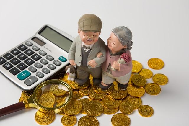 当别人问你每月领多少退休金时，这样的回答既高情商，又不得罪人