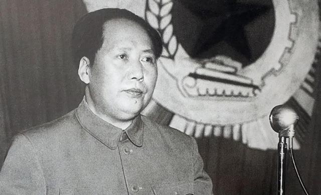 毛主席为何一生不进故宫，终生再未回延安？周总理的谈话道出实情