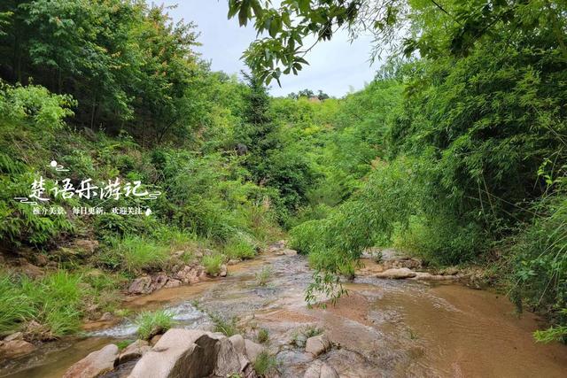 浙江宁与绍兴交界处的乡村，名气不大但藏着绝美风光，溯溪很惬意