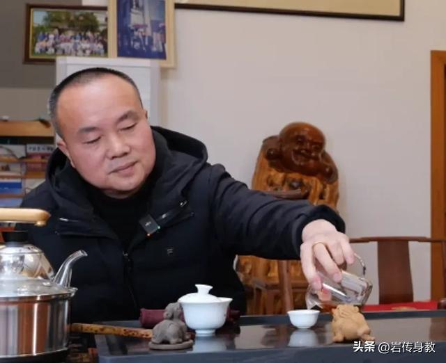 12位首批国非遗武夷岩茶制作技艺传承人