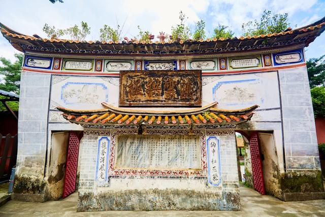 大理中和索道 ，唯一直达苍山寺庙的索道，可以俯瞰大理古城和洱海