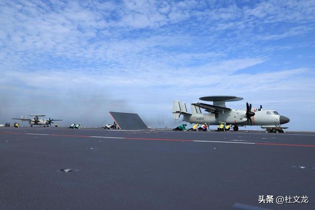 央视曝光电磁弹射画面，“0帧”急停太惊艳，甩“福特	”号几条街