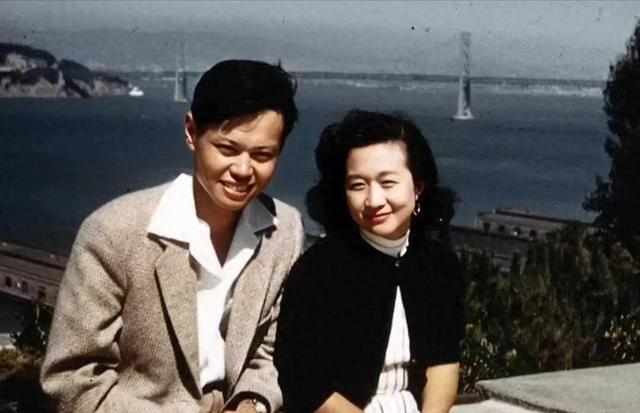 杜致礼有多美？1950年，与杨振宁结婚照，那年她23岁，跟翁帆很像