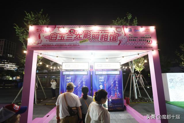 周边商场瞬时客流破纪录！上海国际光影节点亮消费新场景