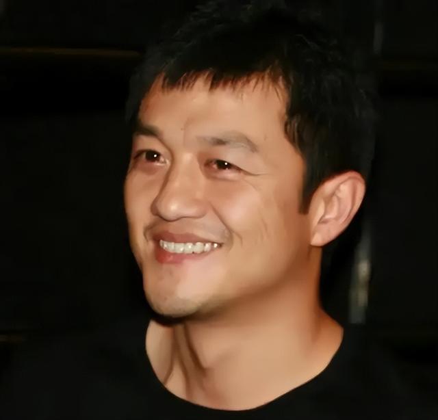 李亚鹏官宣离婚不到24小时，令人恶心的一幕发生了，汪峰也遭殃