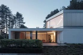 拒绝过度设计——比利时由内而外的极简自建别墅设计图片