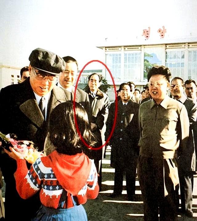 朝！鲜二号人物黄长烨叛逃，中国却出动1000名武警保护