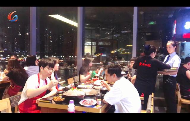 燃视点：打卡新韵重庆之旅！城市地标特色美食吸引八方游客