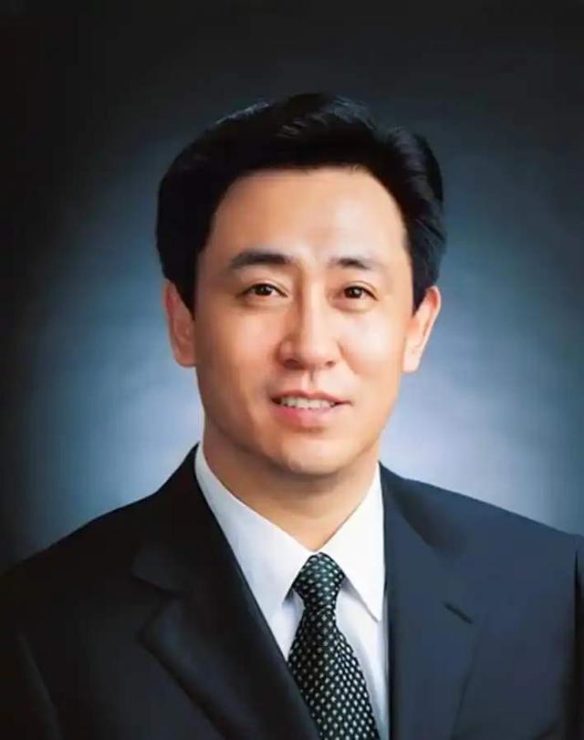 史上最疯狂的“首负”，债务优化大师许家印的传奇一生