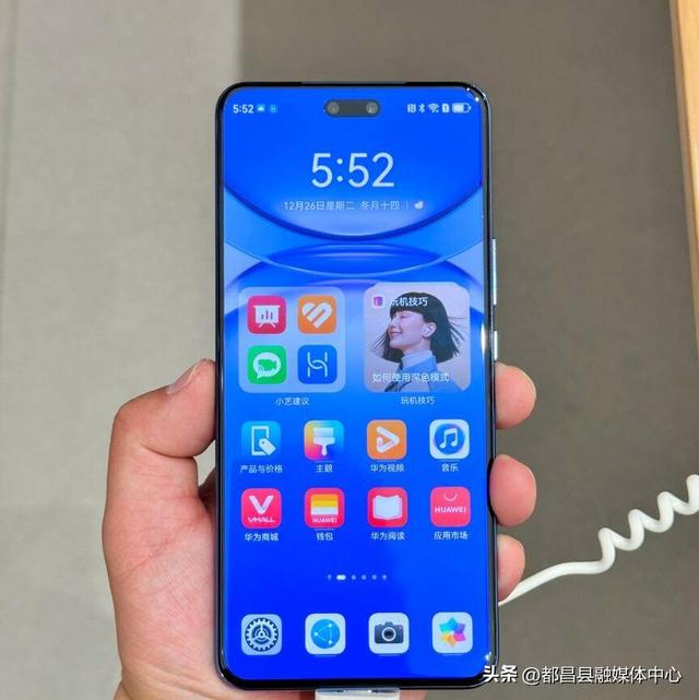 华为亮出“底牌”，麒麟9000SL+卫星通信，512GB不到2200元
