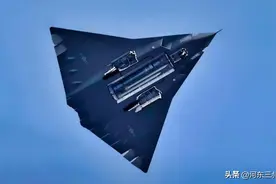 六代机改变空战模式，歼36对阵B21隐形轰炸机，2马赫高速追着跑图片