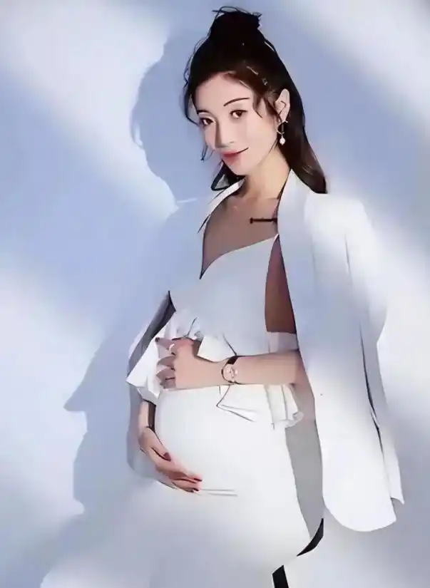 “买英国精子生3娃”的山东女人，7年后现状曝光：她后悔了吗？