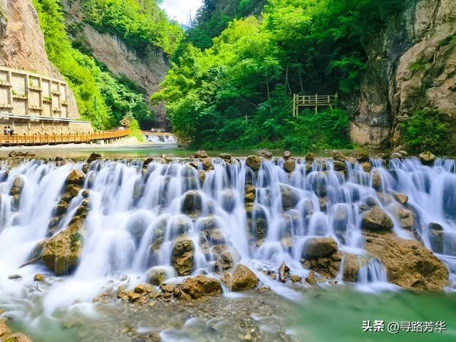 在陇南的夜色里，行走于白龙江畔