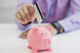 如果你的存款已经有二三十万了，请记住这几条“保富法则”图片